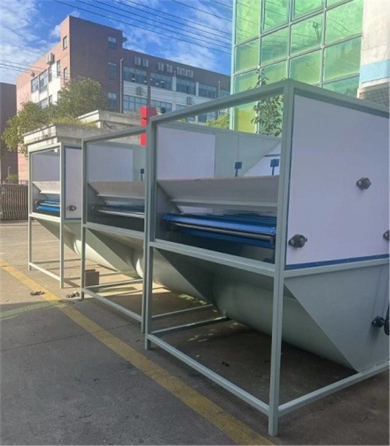 冬季送溫暖，艾思捷蝸輪減速機為羽絨服充絨機上提供動力支持 (2).jpg