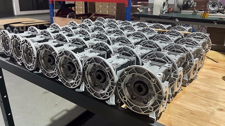 上海艾思捷蝸輪蝸桿減速機一般作用是什么？