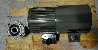 變頻調(diào)速蝸輪減速機 可以變頻調(diào)速的減速機 輸送設備可用